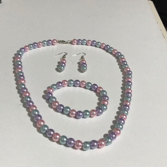 Pearl - Picture 1 of 1